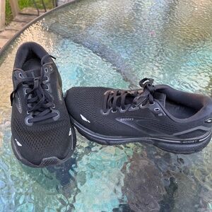 Brooks Shoes Womens 9 B Ghost 15 Running Sneakers Black Lace Up Low 1203801B020
